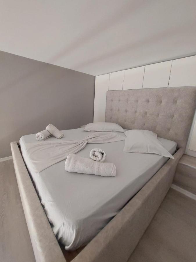 Velmar Hotel Golem  Εξωτερικό φωτογραφία