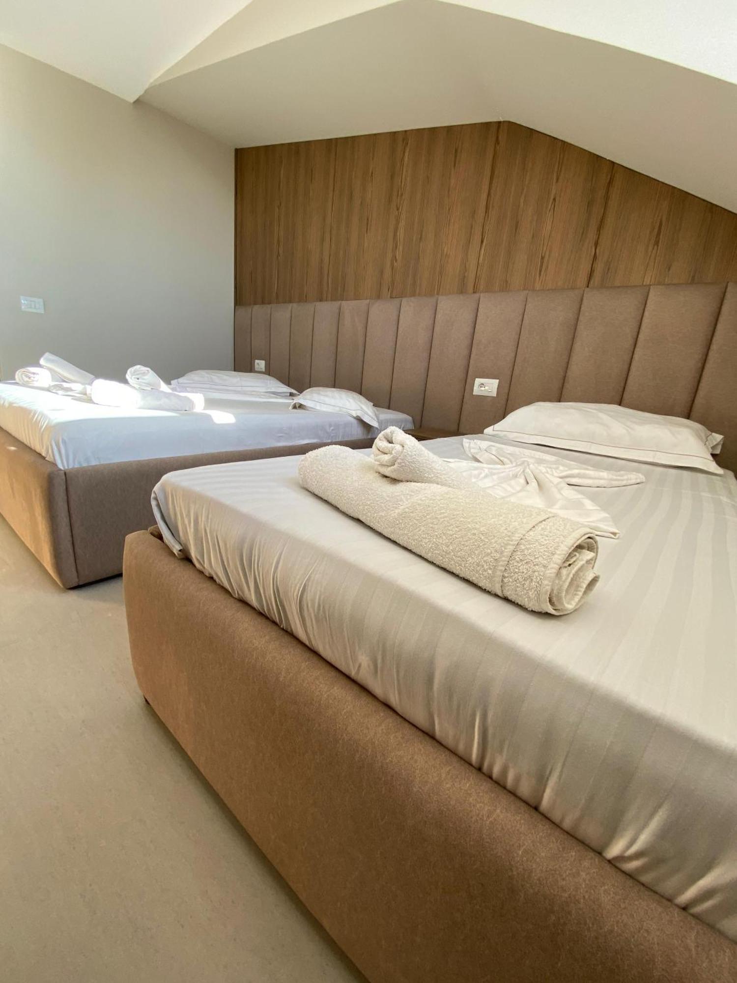 Velmar Hotel Golem  Εξωτερικό φωτογραφία