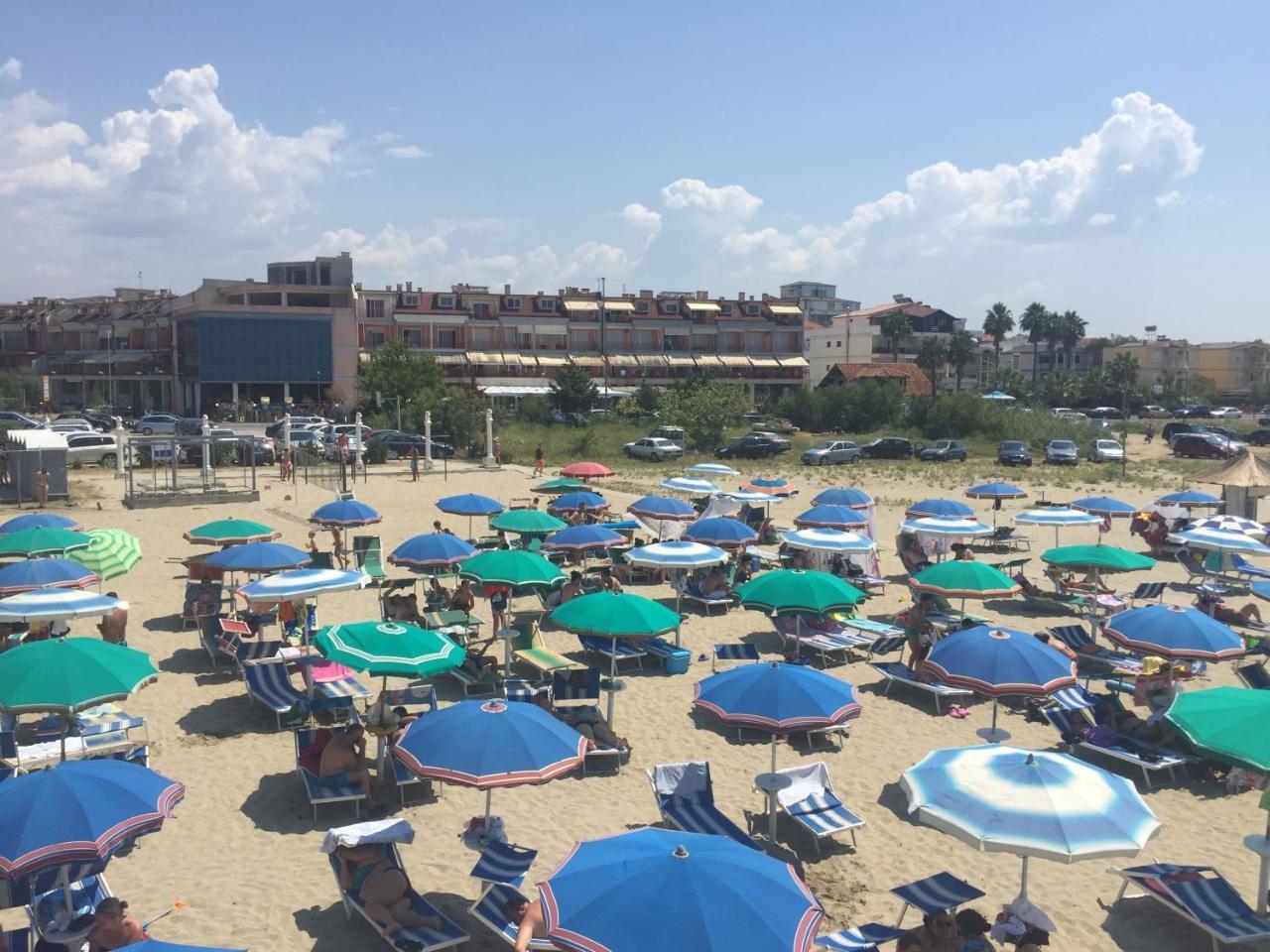 Velmar Hotel Golem  Εξωτερικό φωτογραφία